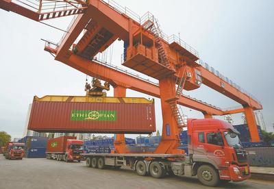 我國(guó)前三季度貨物貿(mào)易進(jìn)出口總值達(dá)28.33萬(wàn)億元，同比增長(zhǎng)22.7%